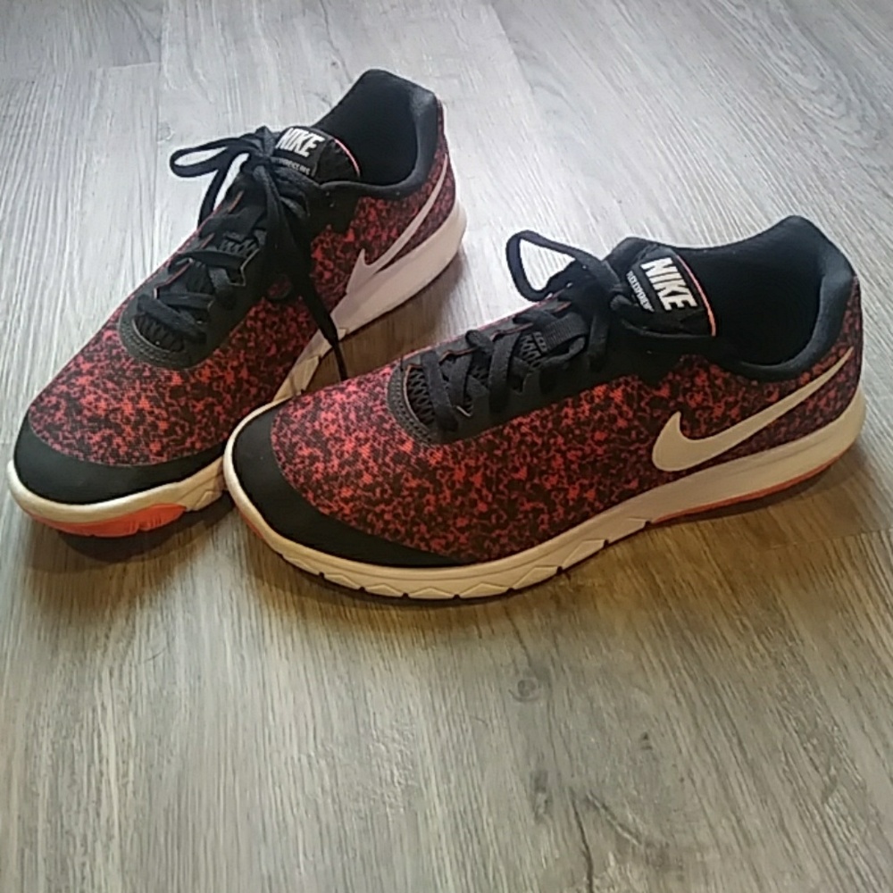 Nike Flex Experience RN6 running shoe, size 6.5